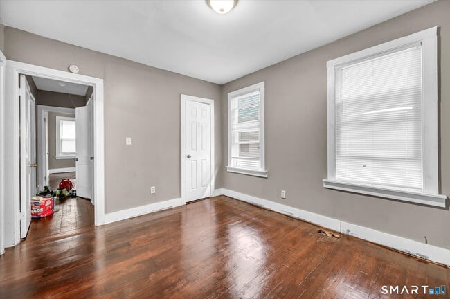 Photo - 80 Shepard St