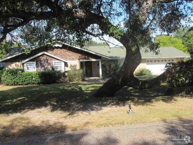 Building Photo - 208 Nandina Rd Rental