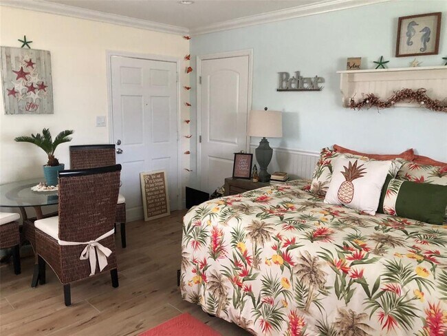 Photo - 7555 Magnolia Ave