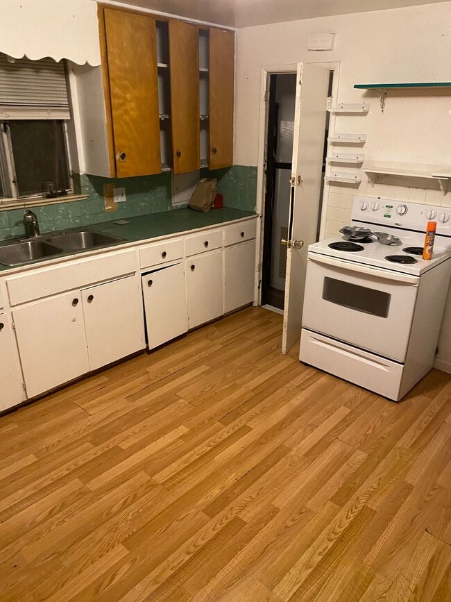 Photo - 775 S Leyden St