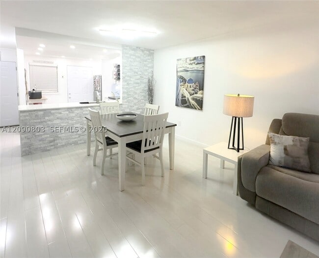 Photo - 3750 NE 170th St Unit 404