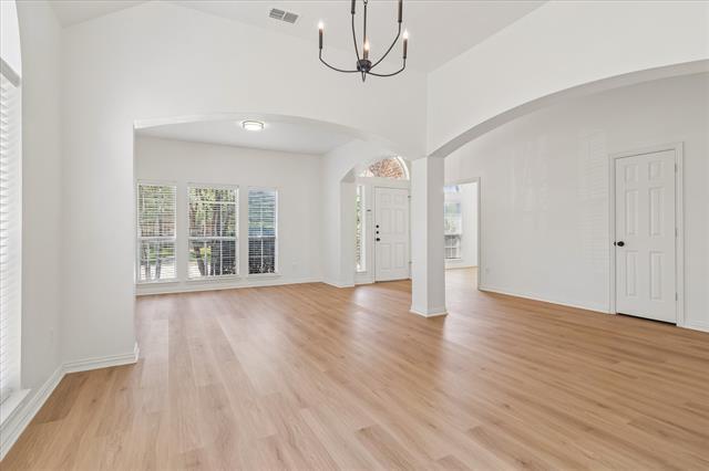 Photo - 1823 Bur Oak Dr