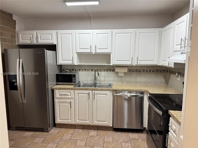 Photo - 215 Lakeview Dr Unit 105
