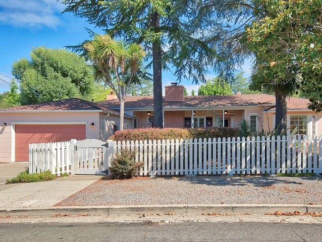 Building Photo - 7 Cypress Ave Rental