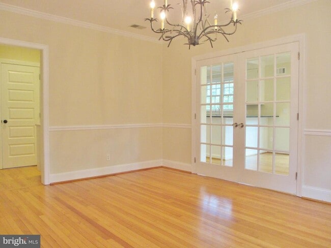 Photo - 5603 Chevy Chase Pkwy NW