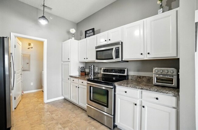 Building Photo - 2349 Rolling Hills Dr Unit 2349