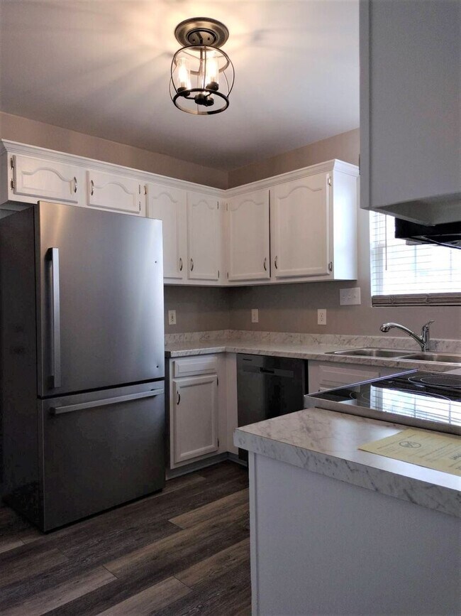 Photo - $200 Off Your First Full Month’s Rent! Mo...