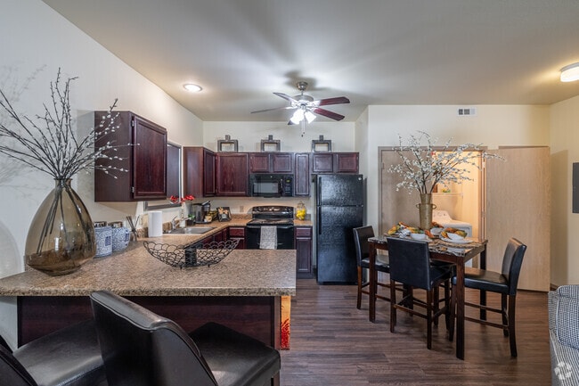 2BR, 1BA - 889SF - Kitchen