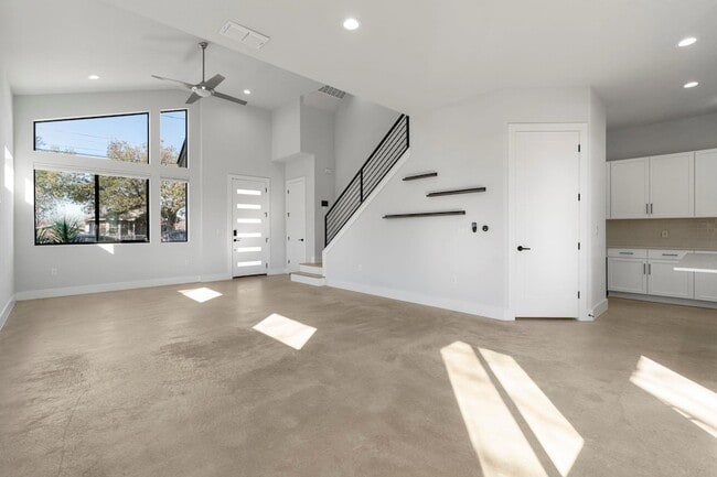 Photo - 1405 Perez St