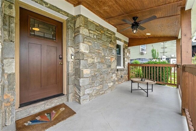 Photo - 323 Anderson Ave NW