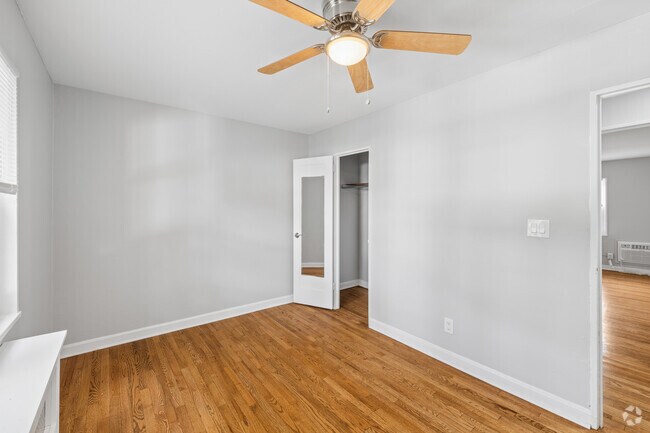 2BR, 1BA - 714SF - Second Bedroom