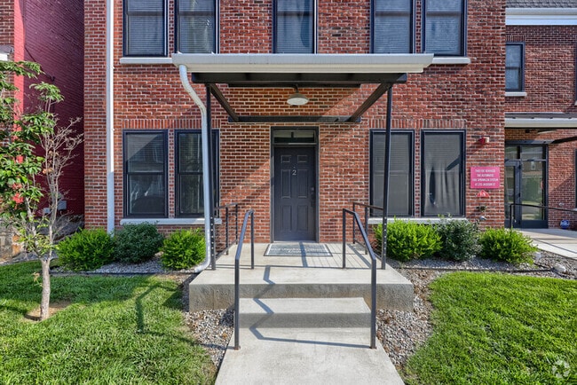 Building Photo - 213 Jackson St Unit 2 Rental