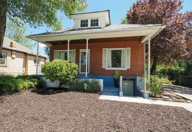 Building Photo - 2513 S Park St Rental