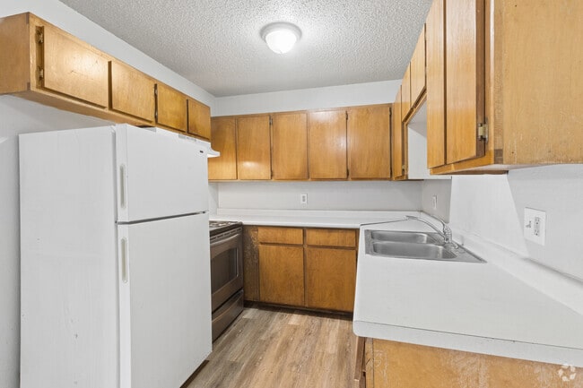 1BR, 1BA - 700SF - Kitchen
