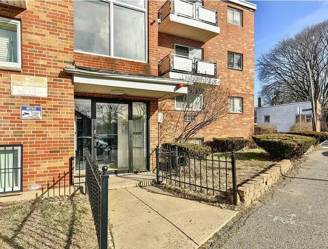 Building Photo - 770 Cummins Hwy Unit 4