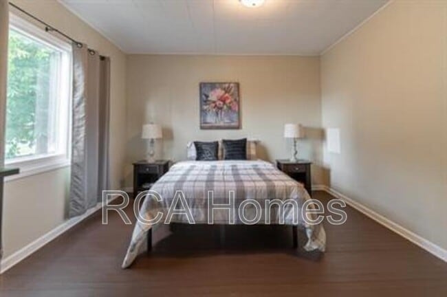 Photo - 1015 Olive St