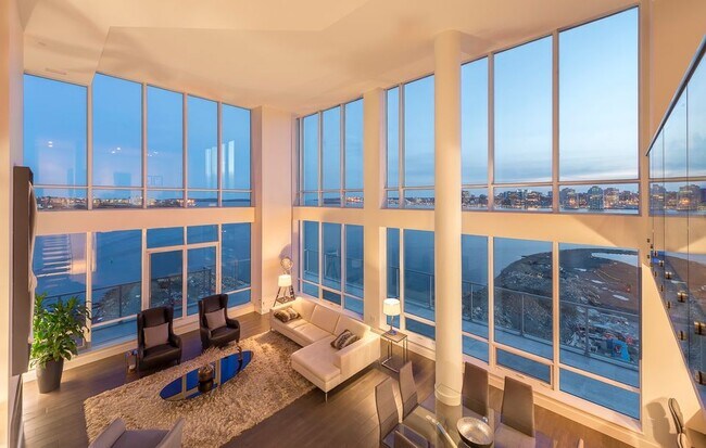 Photo - The Aqua Vista - Penthouse Unit 1103