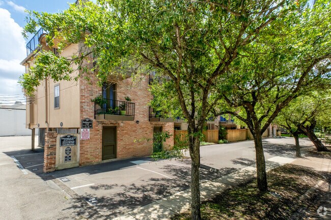 Alternar - Greenbriar Bend