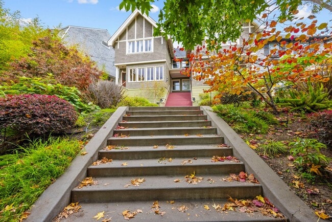 Photo - Sun Soaked 2 bedroom 1 bath unit off Piedm...