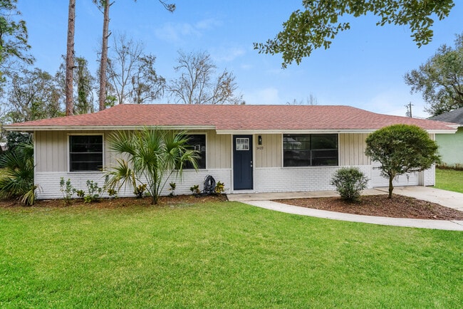 Photo - 3409 Silver Palm Dr