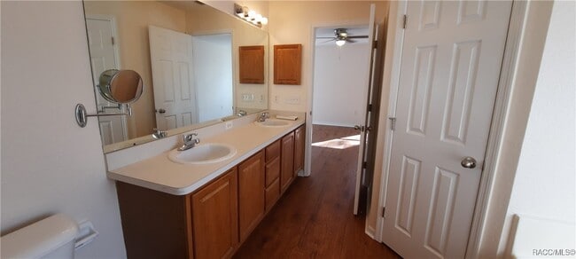 Photo - 9 Elder Ct W