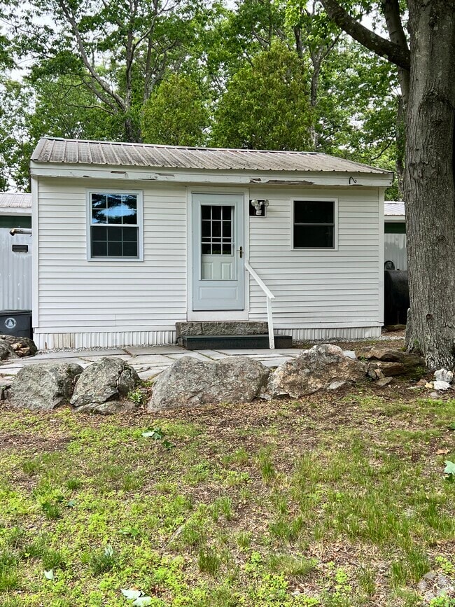 Building Photo - 349 Brickett Hill Rd Rental