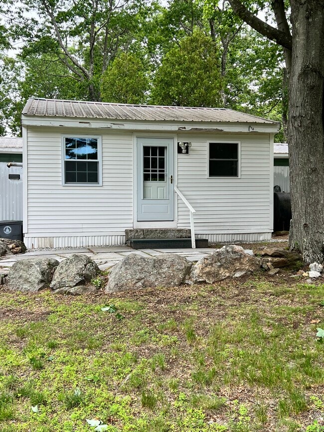 Rural neighborhood, 1960s mobile home with addition - 349 Brickett Hill Rd House
