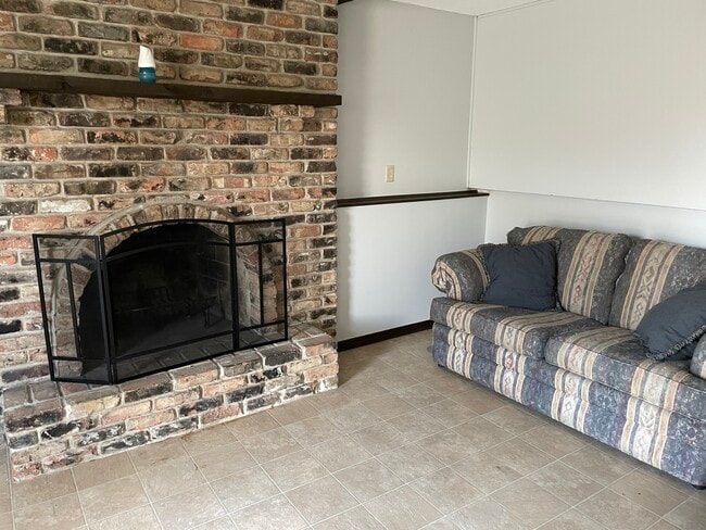 Photo - 4456 Johnny Cake Ridge Rd