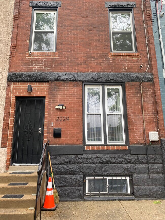 Building Photo - 2229 W Dauphin St