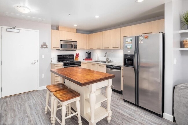 Photo - 1431 Pacific Hwy Unit 712