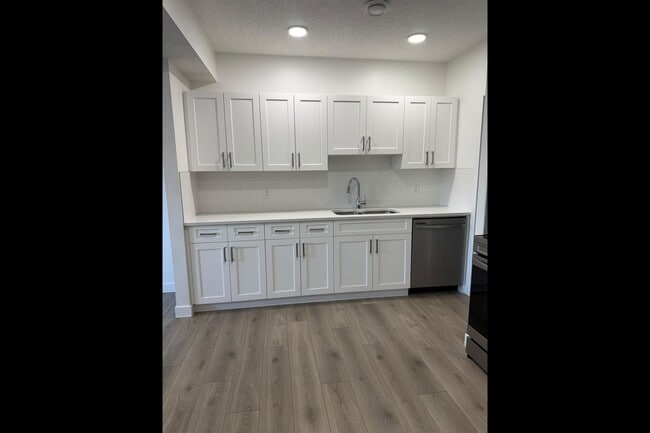 Photo - 293 Collicott Dr