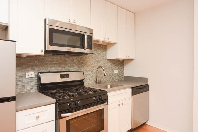 Photo - 2839 W Palmer St Unit 902