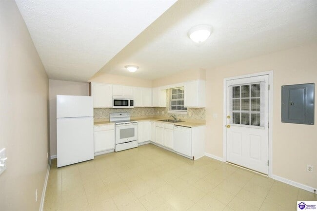 Photo - 130 Skyline Dr