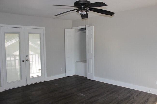 Photo - 6832 Avenue I