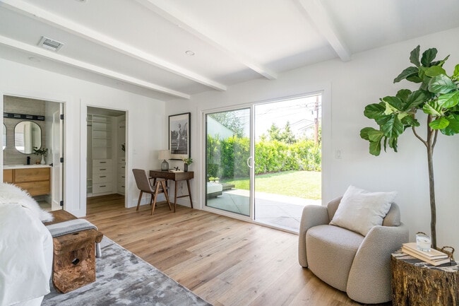 Photo - 6525 W 85th St