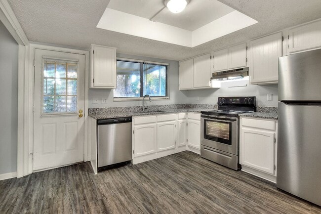 Photo - 1866 Ave Q SW