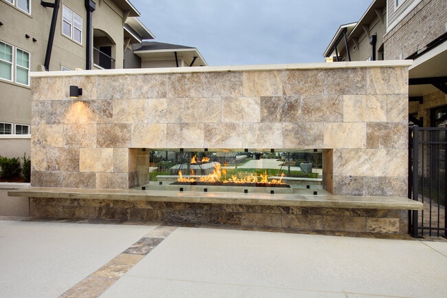 Photo - Park Rowe Apartments - Perkins Rowe