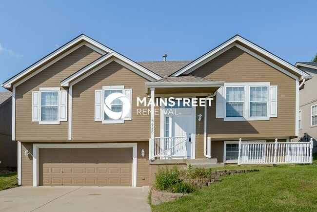 Building Photo - 3 Bedroom Pet-Friendly Home in Kansas City, MO with Main Street Renewal