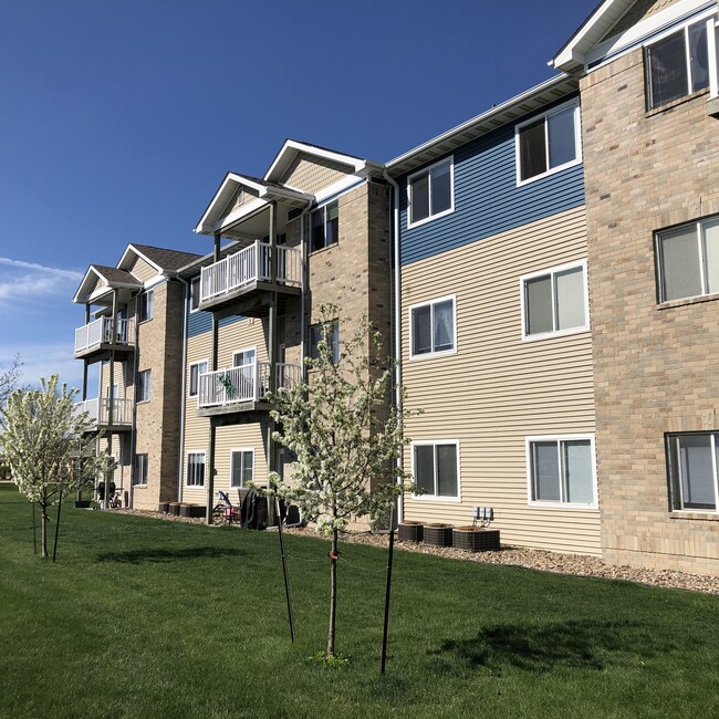 Exterior - Sunrise Meadows Apartments