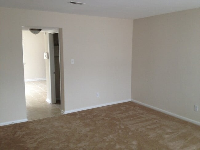 Photo - 3 Bedroom End Unit Townhome in Virginia Beach