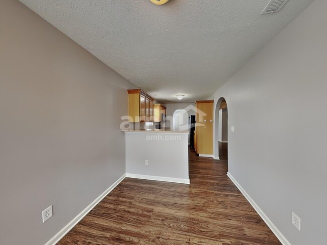 Photo - 784 Aerostar Court