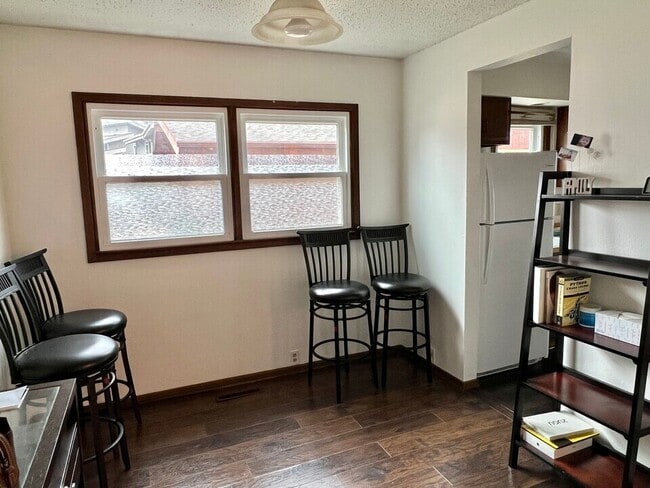 Photo - 605 E 16th St