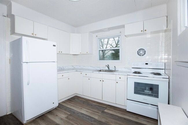 Building Photo - 773 Anderson Ave Unit 2 Rental