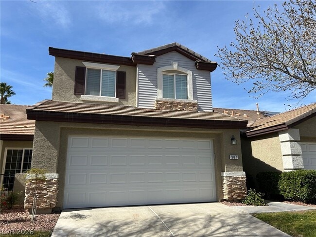 Photo - 907 Majestic Oak St