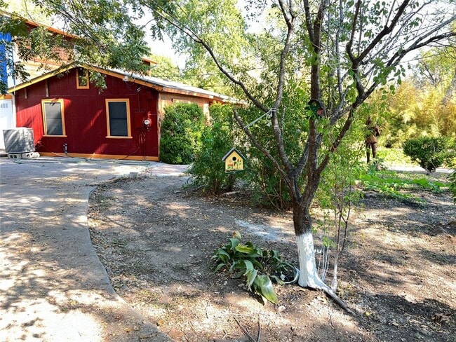 Photo - 2012 Maxwell Ln