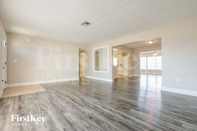 Photo - 63 Rotonda Cir