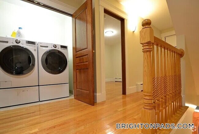Building Photo - 46 Gerrish St Rental
