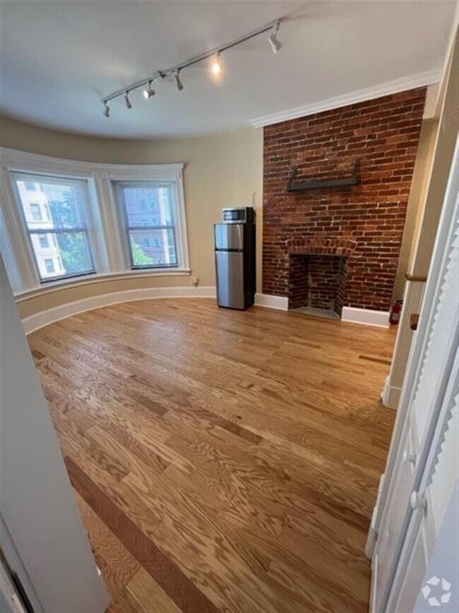 Building Photo - 898 Massachusetts Ave Unit 4 Rental