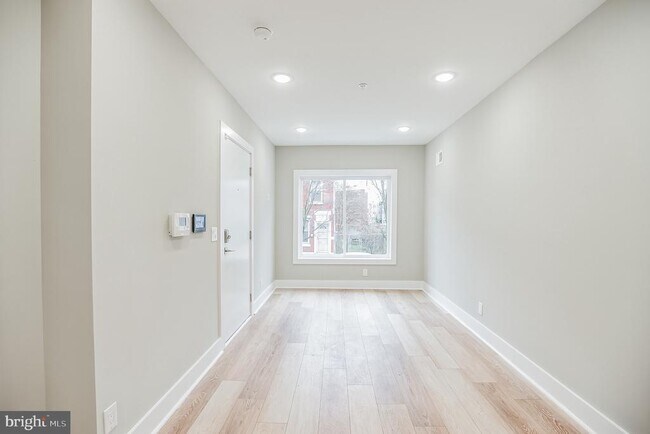 Photo - 2216 Emerald St