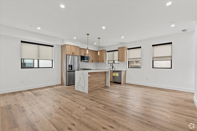 Building Photo - 3973 S Budlong Ave Rental